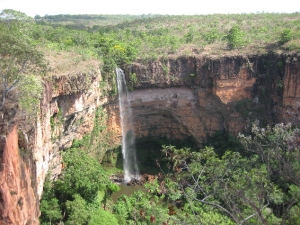 Veú de Noiva Waterfall